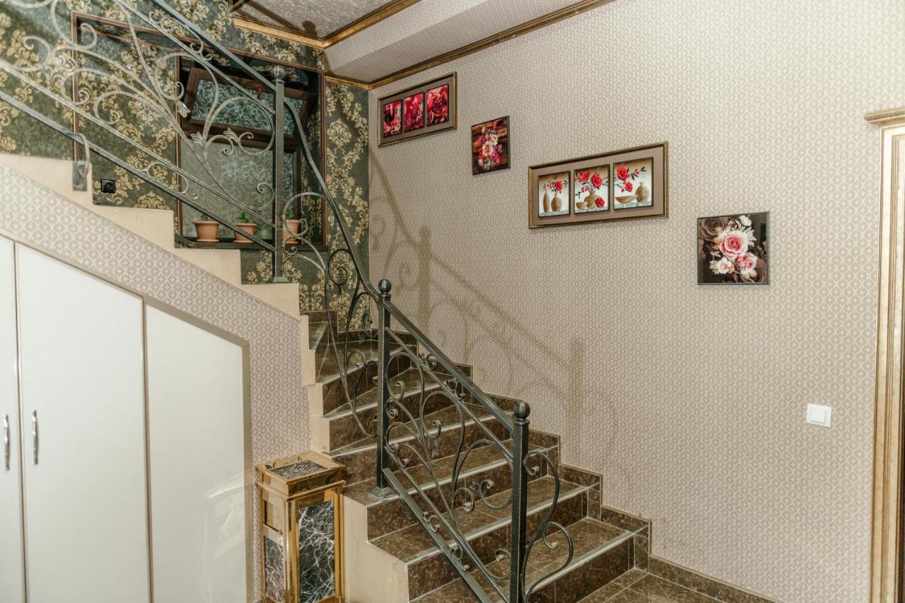 Tigran Hotel By Black & Gold Goris Bagian luar foto
